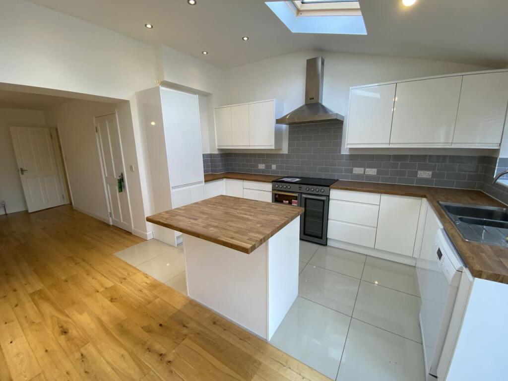 4 bedroom terraced house for rent in Third Avenue, Northville, Bristol, BS7