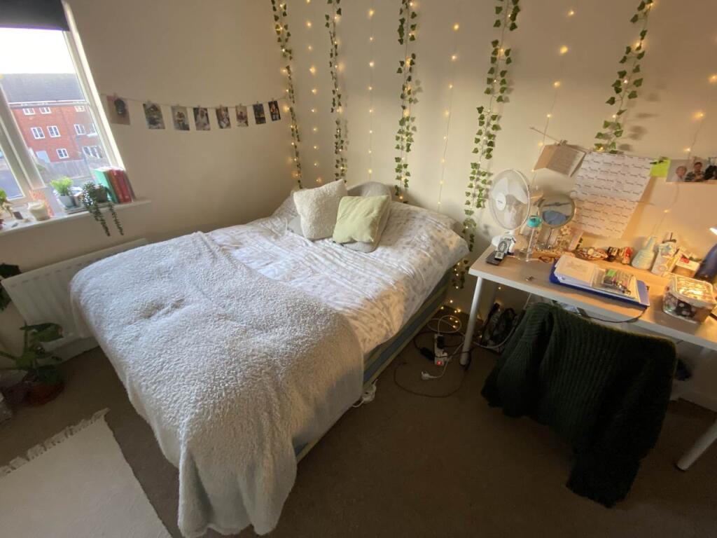 Additional property image - Amis Walk, Horfield, Bristol