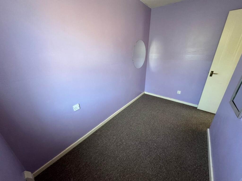 Additional property image - Evans Close, St Annes Park, Bristol
