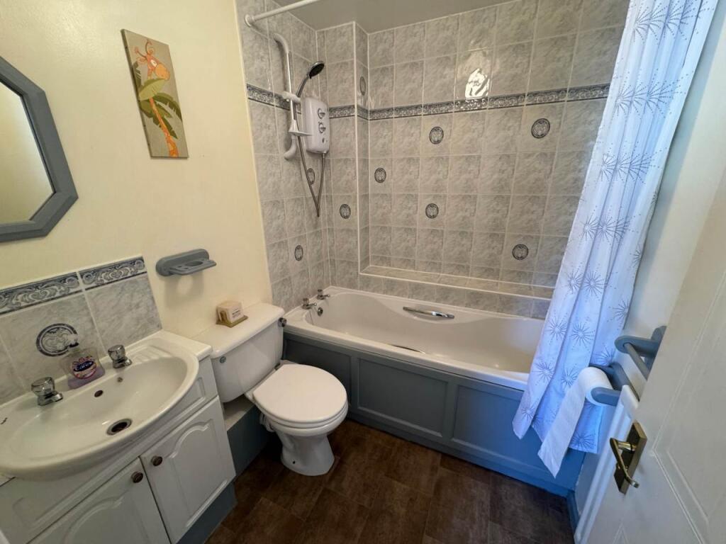 Additional property image - Evans Close, St Annes Park, Bristol