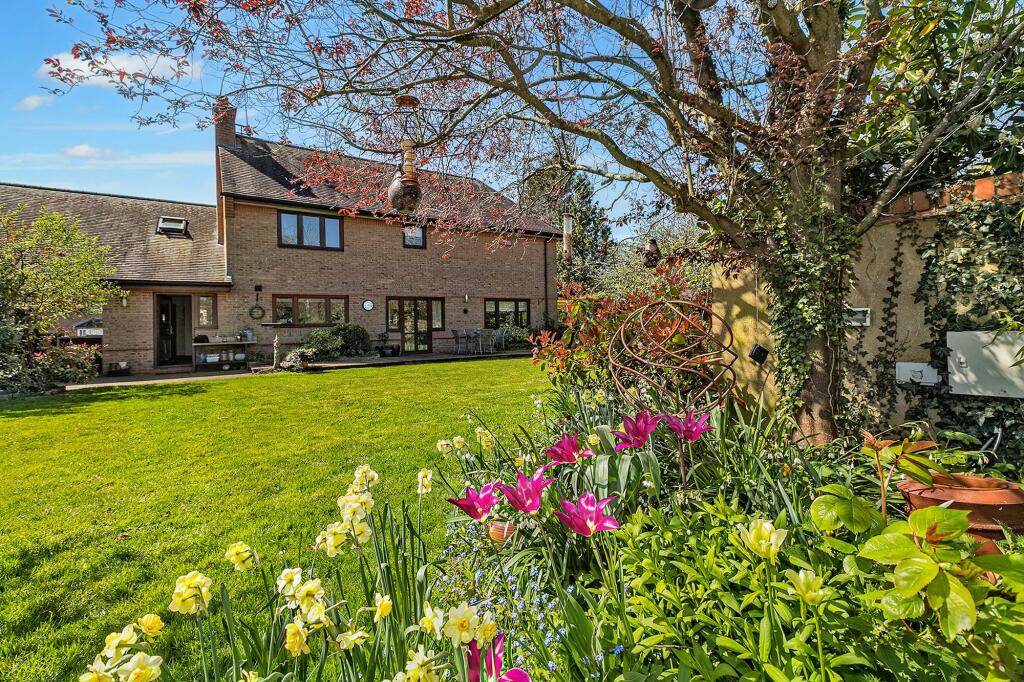 5 bedroom detached house for sale in Horn Lane, Stony Stratford, MK11