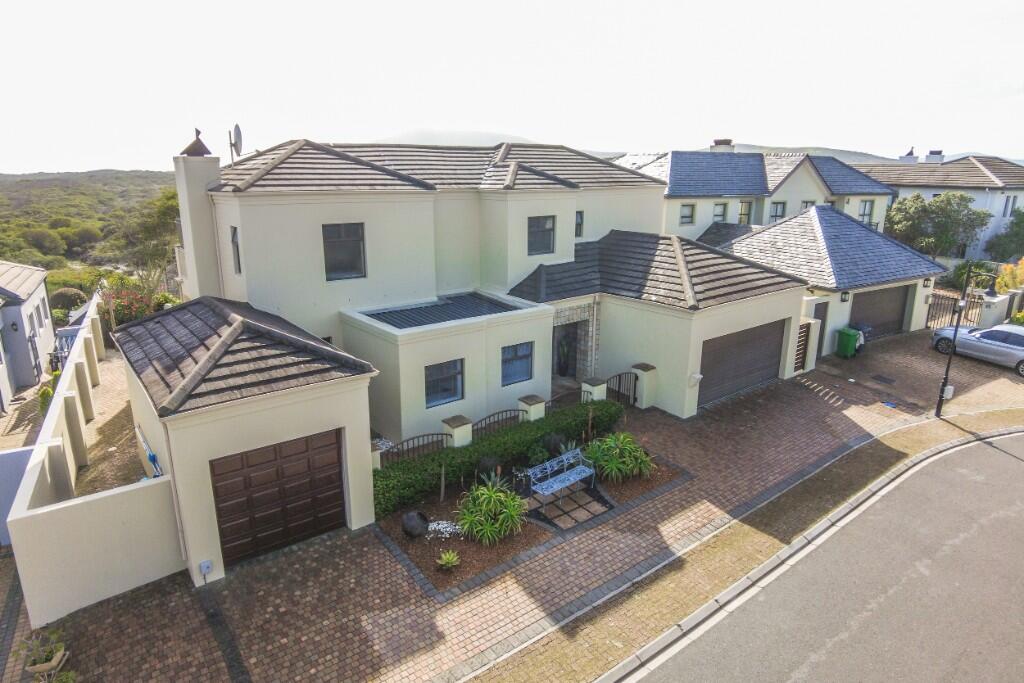 Main image of property: Bloubergstrand, Western Cape