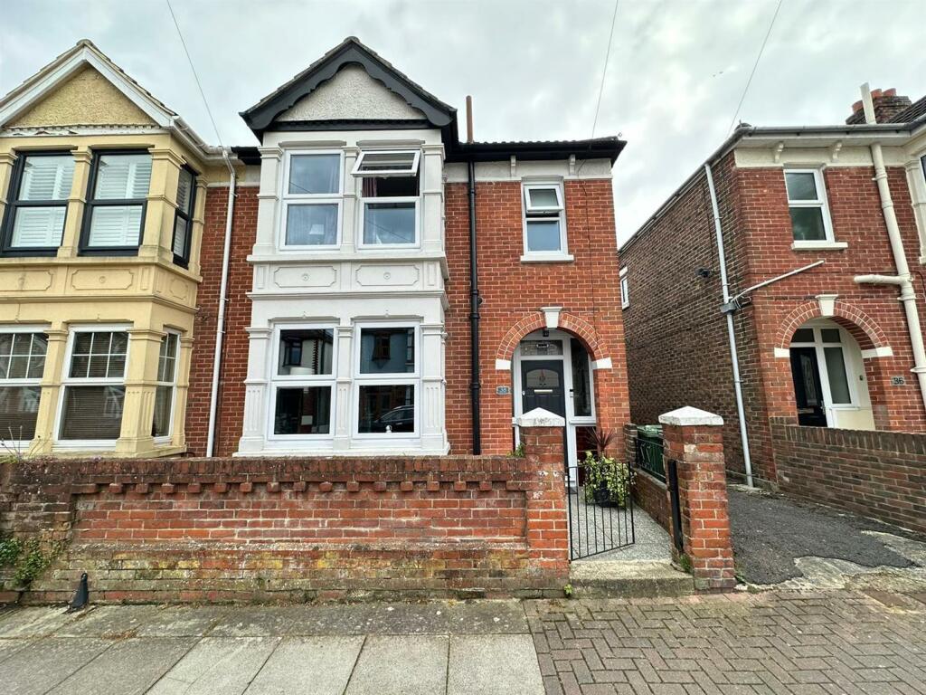 3 bedroom semidetached house for sale in Amberley Road, Portsmouth, PO2