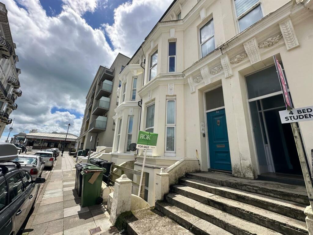 Studio flat for sale in 32 Alhambra Road, Southsea, PO4