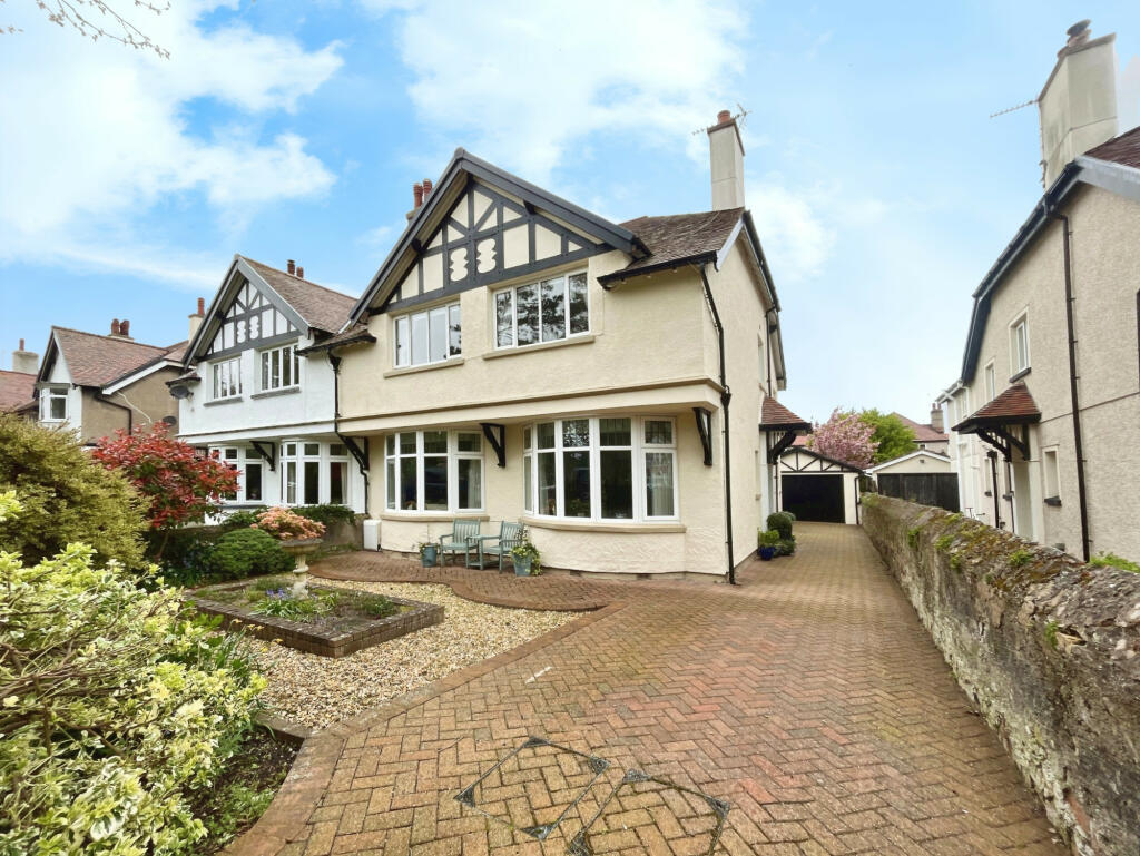 4 bedroom semidetached house for sale in Park Avenue, Craig Y Don