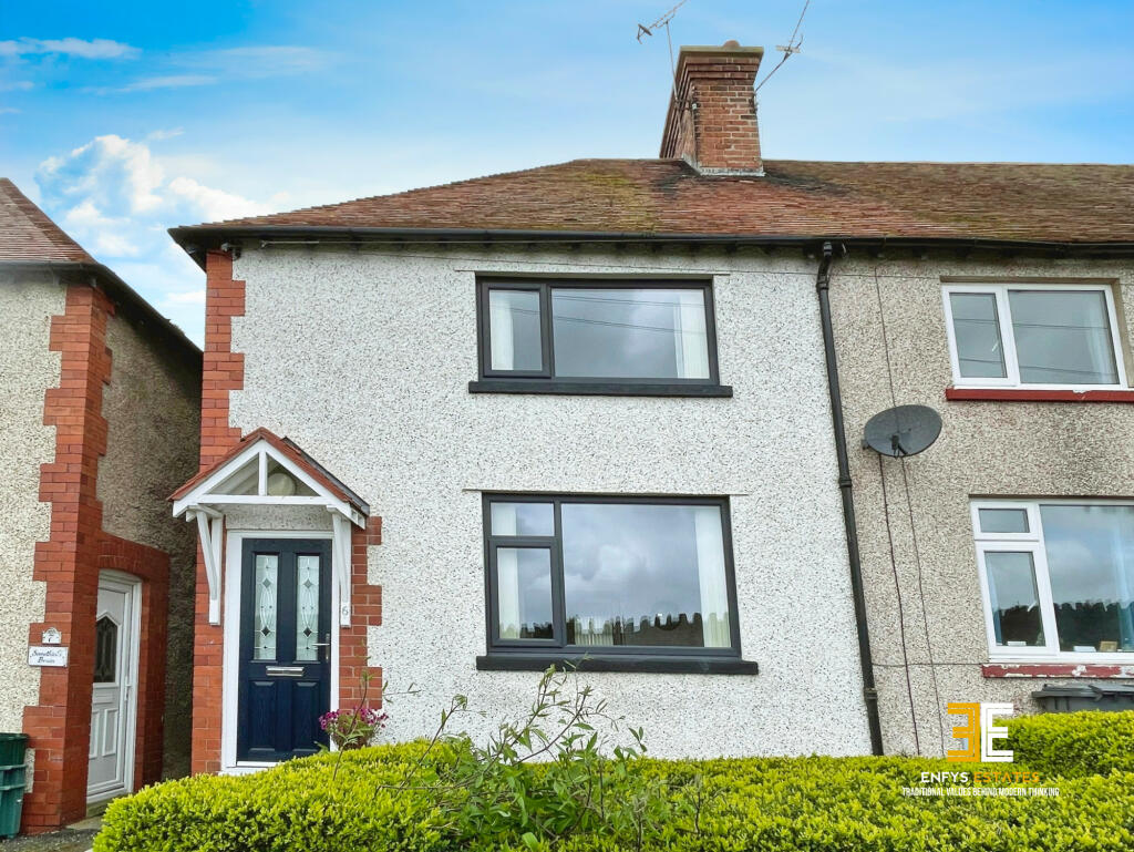 2 bedroom terraced house for sale in Llanrhos Road, Penrhyn Bay, LL30