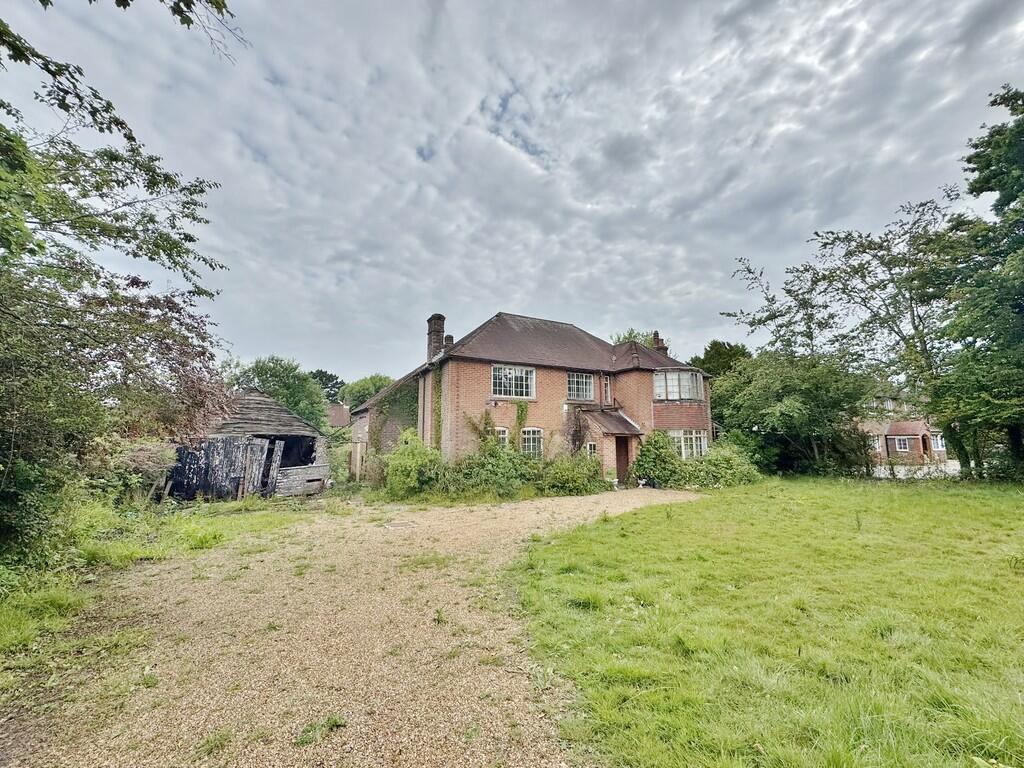 Main image of property: The Avenue, Fareham