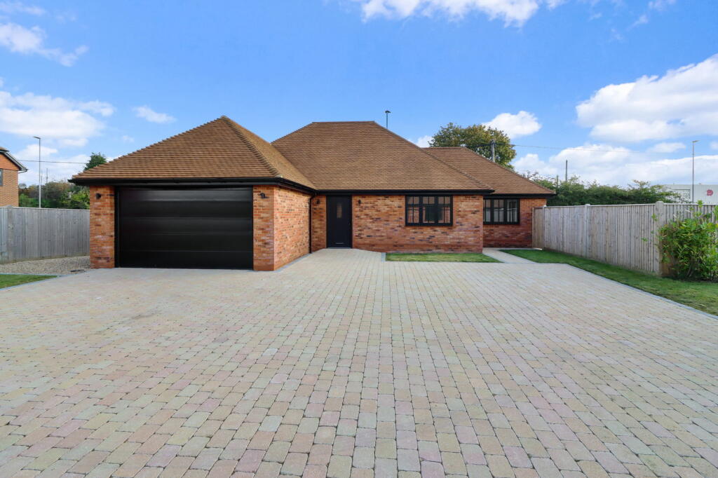Additional property image - Kestrels View, Lower Horsebridge, Hailsham, East Sussex, BN27
