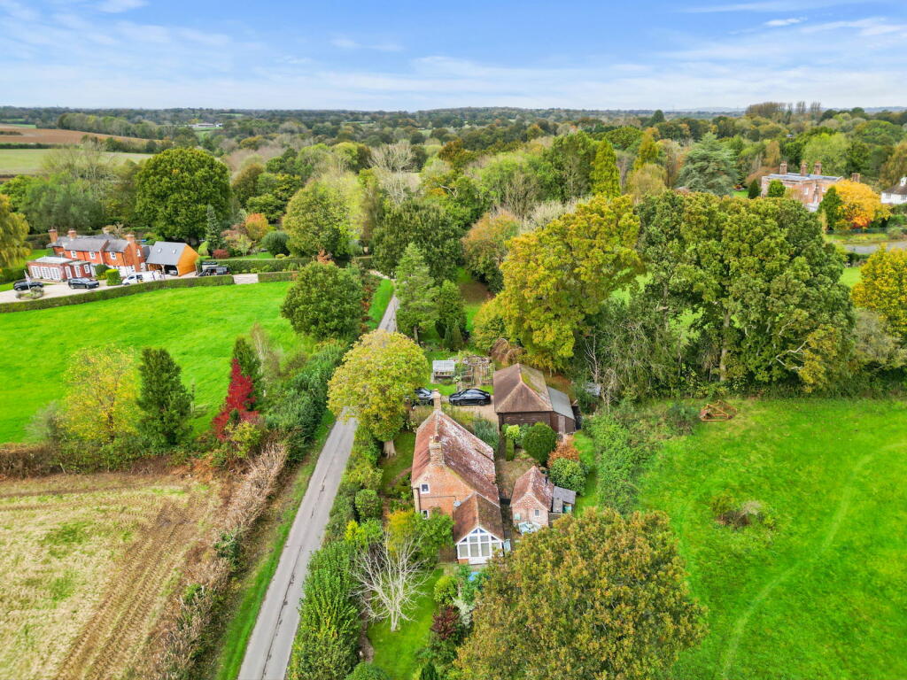 Additional property image - Vicarage Lane, Hellingly, Hailsham, East Sussex, BN27