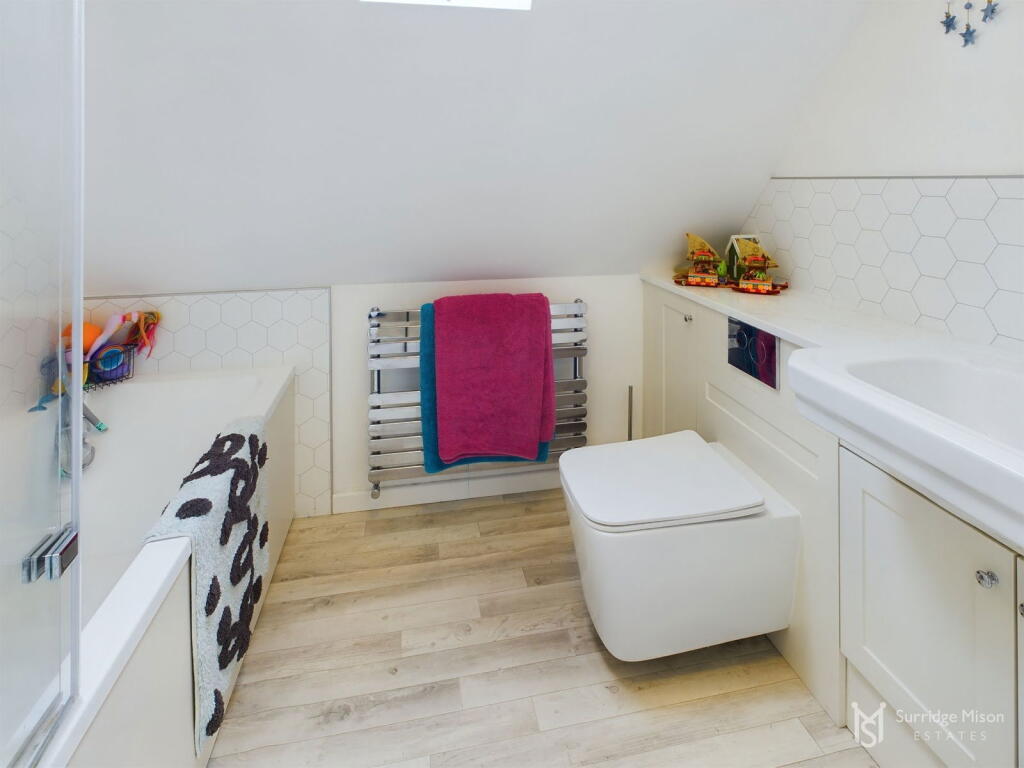 Additional property image - Upper Kings Drive, Eastbourne, East Sussex, BN20