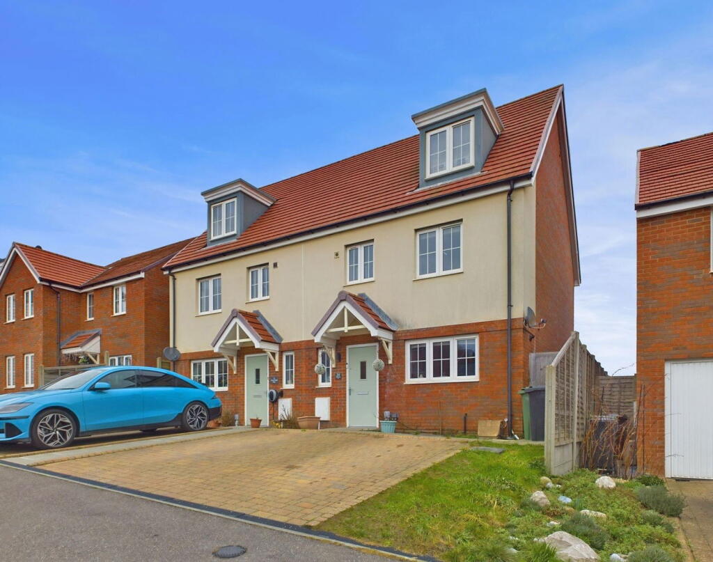 4 bedroom semi-detached house