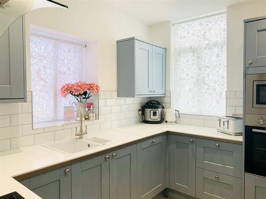 4 bedroom semidetached house for sale in Ringwood Road, Eastbourne