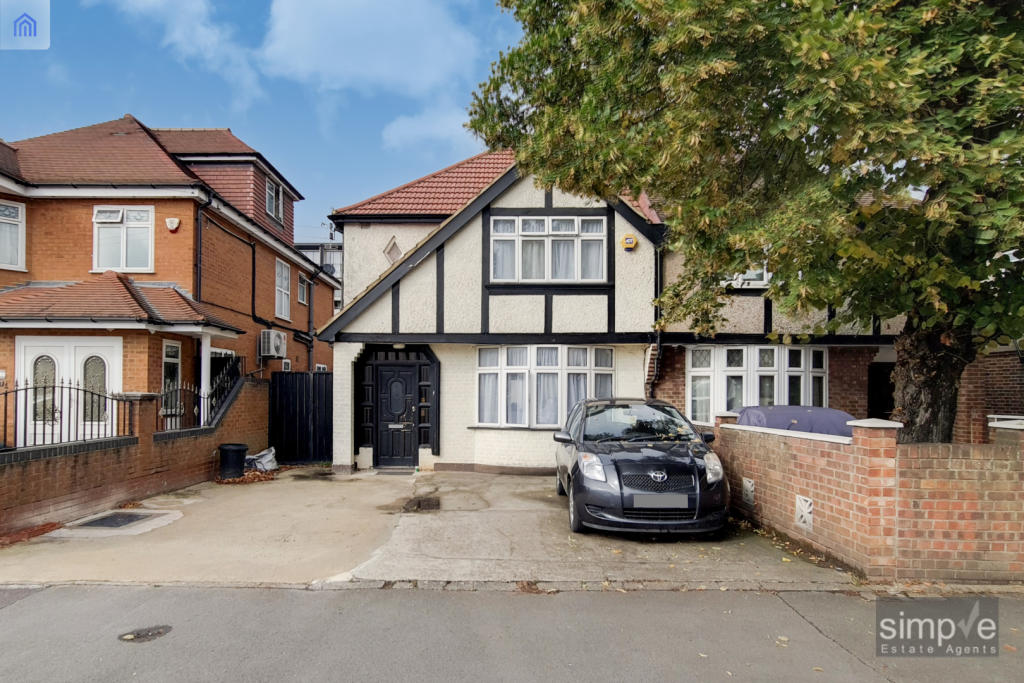 4 bedroom semidetached house for sale in Keith Road, Hayes, UB3