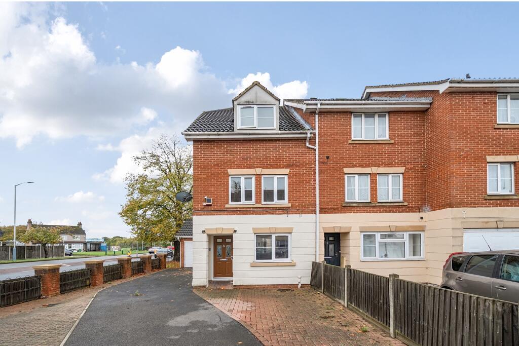 Main image of property: rose park close, hayes, UB4