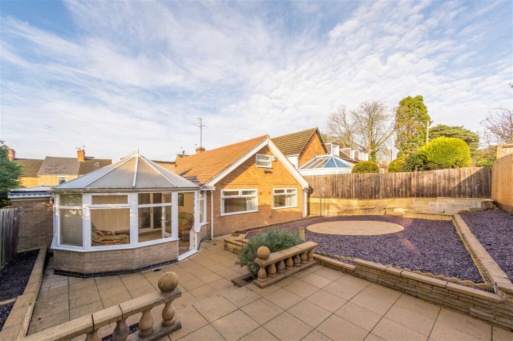 2 bedroom detached bungalow for sale in Harrowby Road, Grantham, NG31