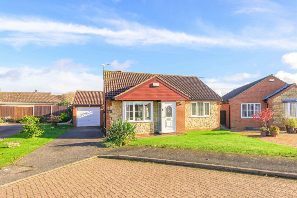 2 bedroom detached bungalow for sale in Covill Close in Great Gonerby