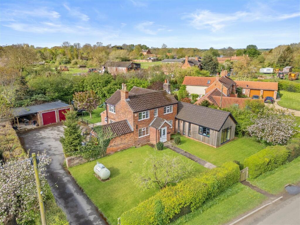 5 bedroom detached house for sale in Main Street in Hougham, Grantham, NG32