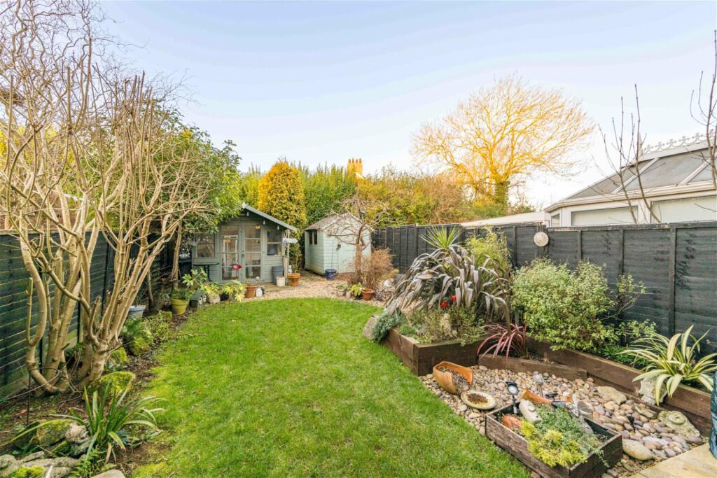 2 bedroom semidetached house for sale in Blackburn Close, Barrowby