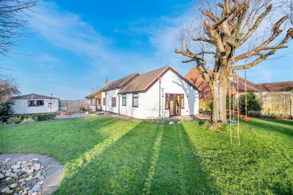 3 bedroom detached bungalow for sale in Retford Road, South Leverton, Retford, DN22 0BY, DN22