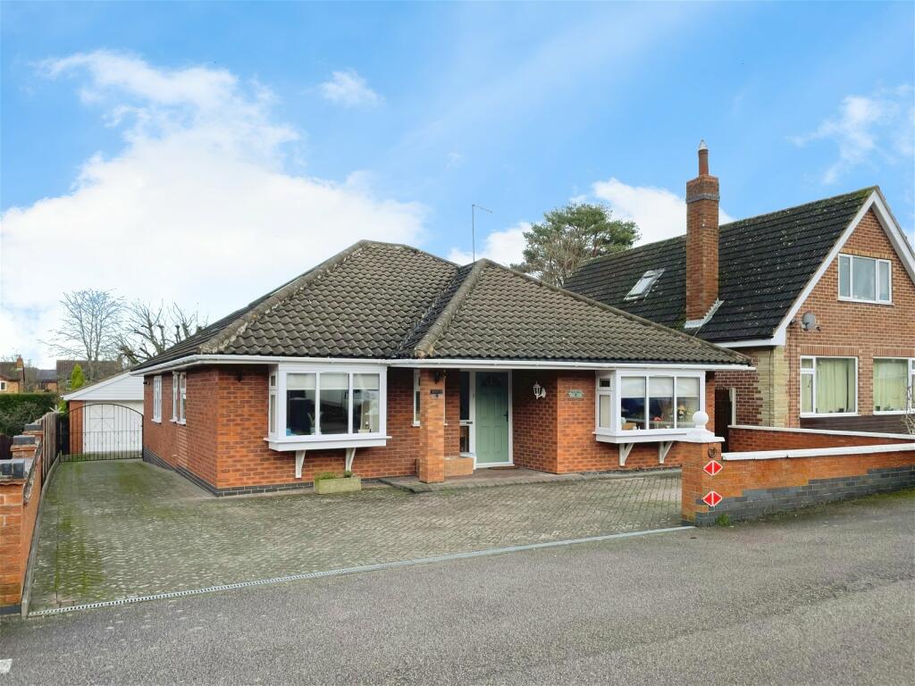 4 bedroom detached bungalow for sale in White Street, Quorn, LE12