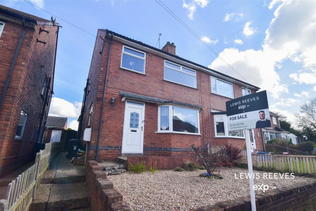 3 bedroom semidetached house for sale in Highcliffe Avenue, Shirebrook