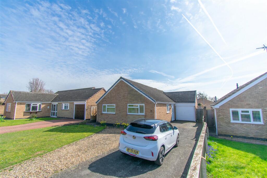 3 bedroom detached bungalow for sale in Baysdale, Wigston, LE18 3XL, LE18