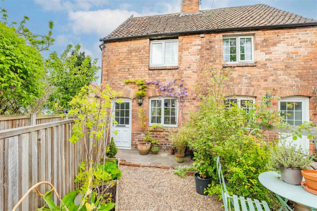 1 bedroom semidetached house for sale in Easthorpe, Southwell, NG25