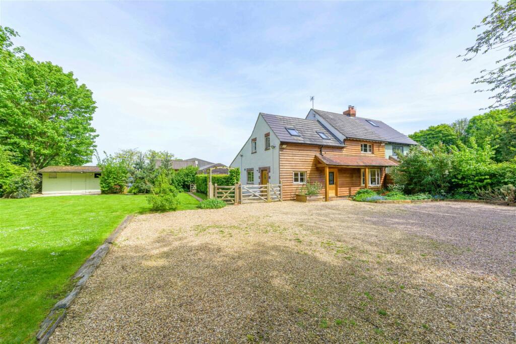 4 bedroom semidetached house for sale in Harrowby Lane in Harrowby