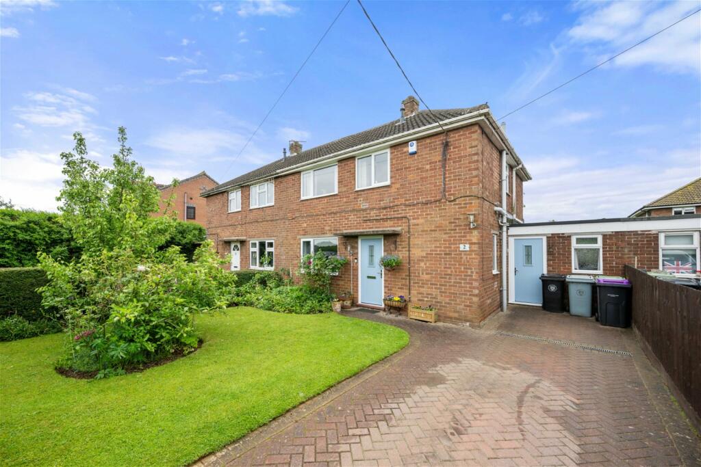 3 bedroom semidetached house for sale in Westry Corner in Barrowby