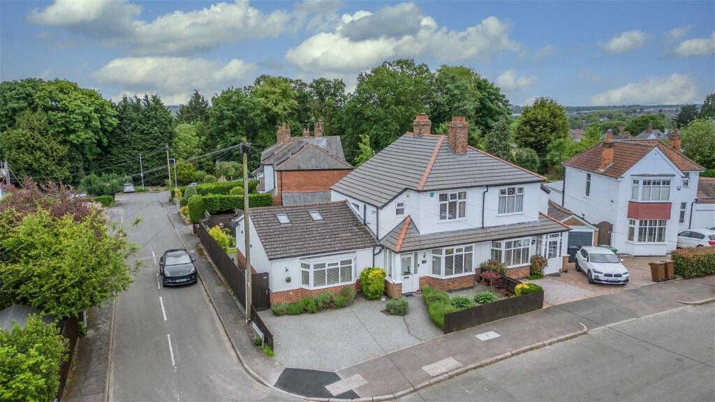 4 bedroom semidetached house for sale in Curzon Avenue, Birstall, LE4