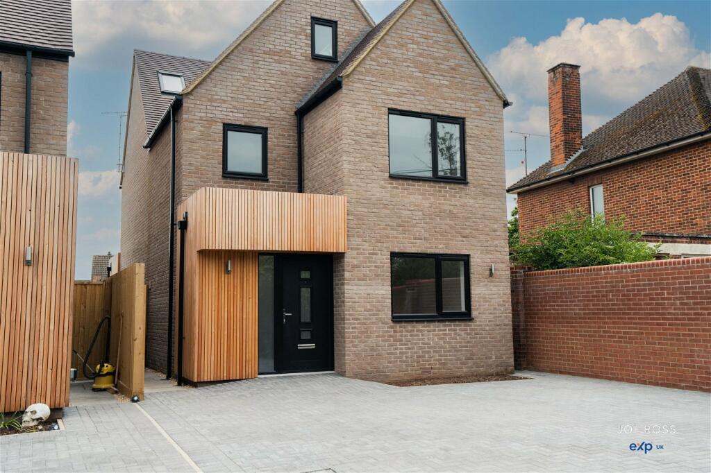 4 bedroom detached house for sale in Panfield Lane, Braintree, CM7 5RJ, CM7