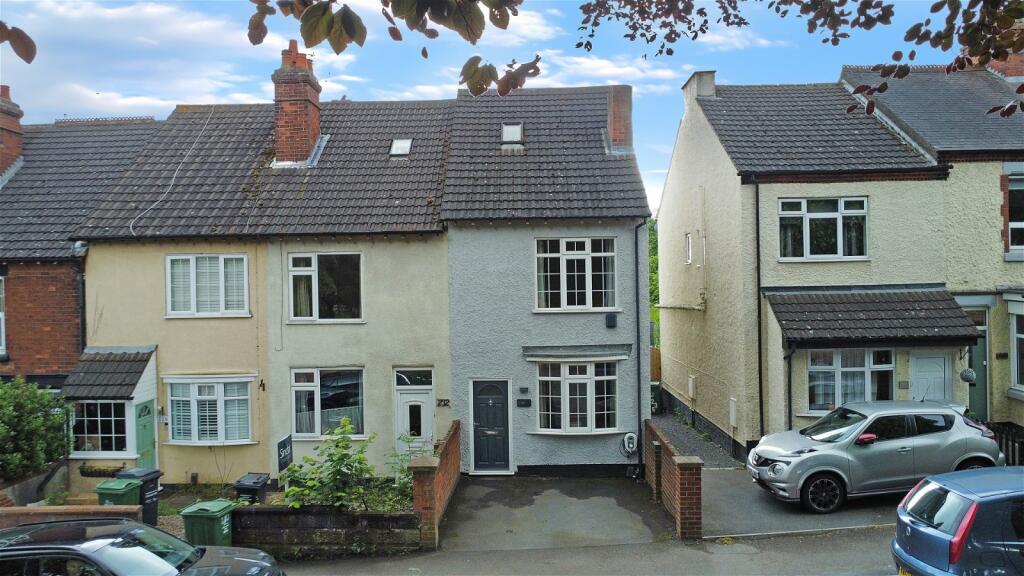 3 bedroom end of terrace house for sale in Charnwood Road, Shepshed