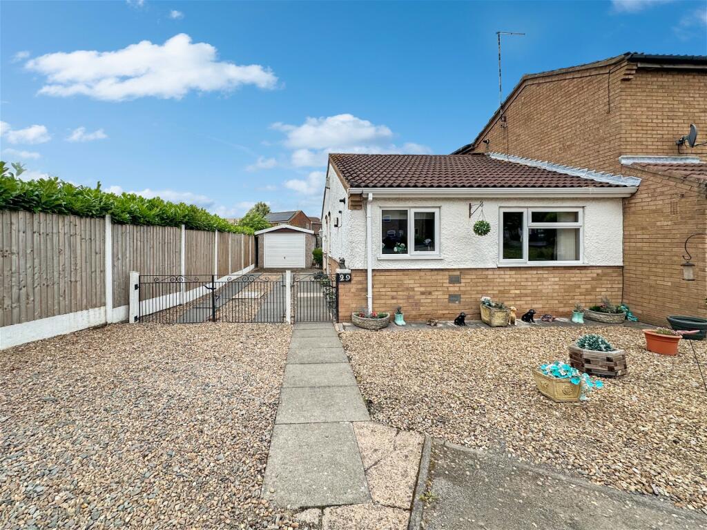 2 bedroom semidetached bungalow for sale in Wicklow Close, Shepshed