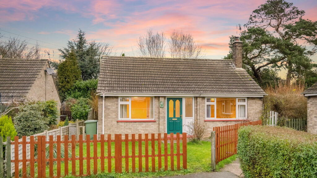 2 bedroom detached bungalow