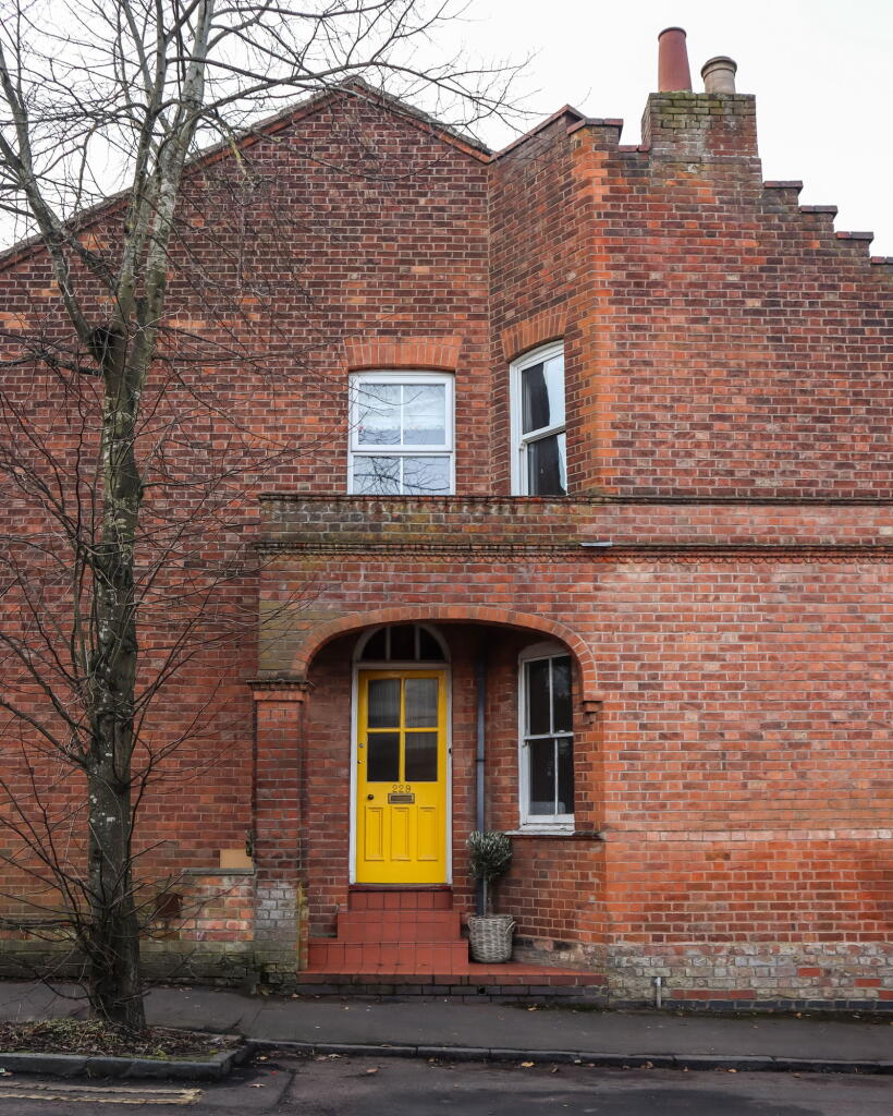 Additional property image - Clifton Road, Rugby, CV21 3QW