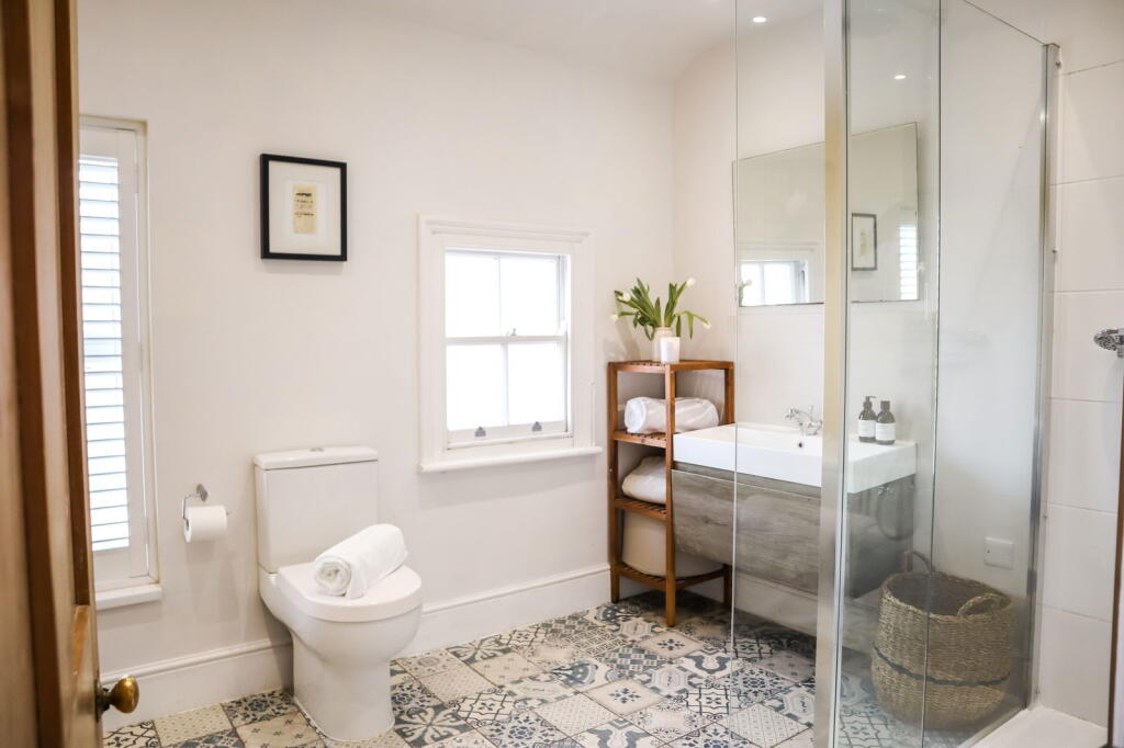 Additional property image - Clifton Road, Rugby, CV21 3QW