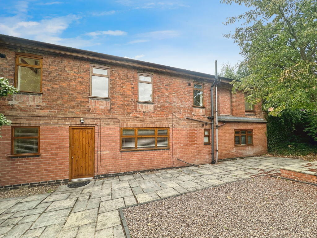Main image of property: Avenue Road Extension, Leicester, LE2 3EL