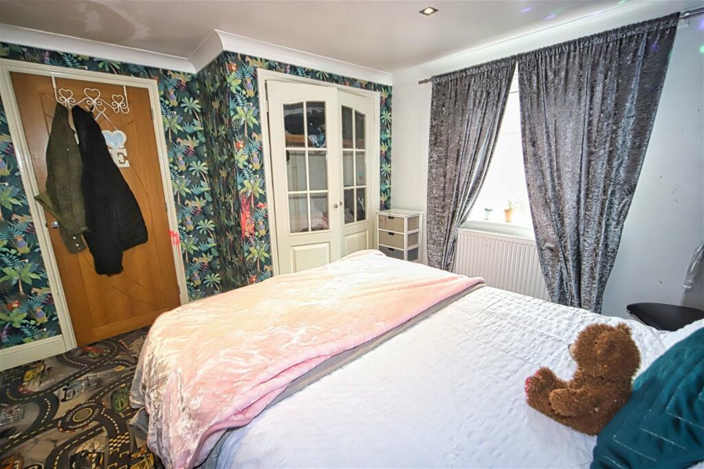 5 bedroom chalet for sale in High Road, Wisbech St. Mary, Wisbech, PE13