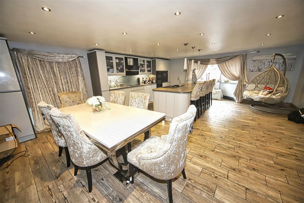 5 bedroom chalet for sale in High Road, Wisbech St. Mary, Wisbech, PE13