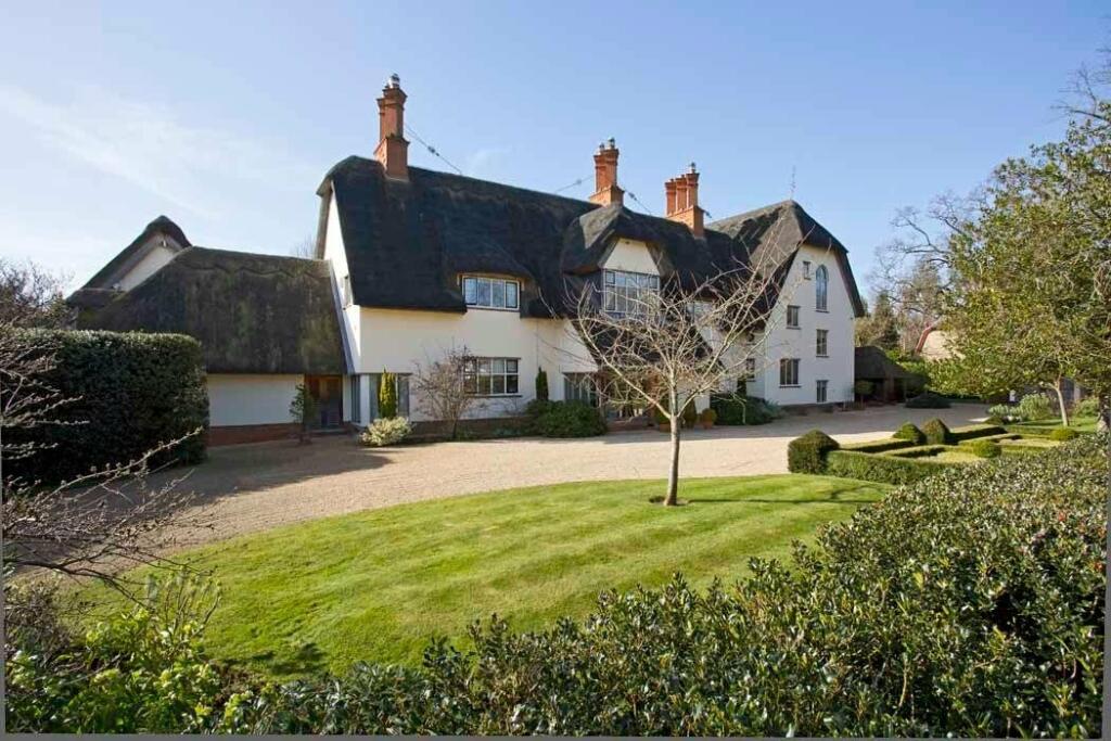 6 bedroom detached house for sale in Common Lane, Hemingford Abbots
