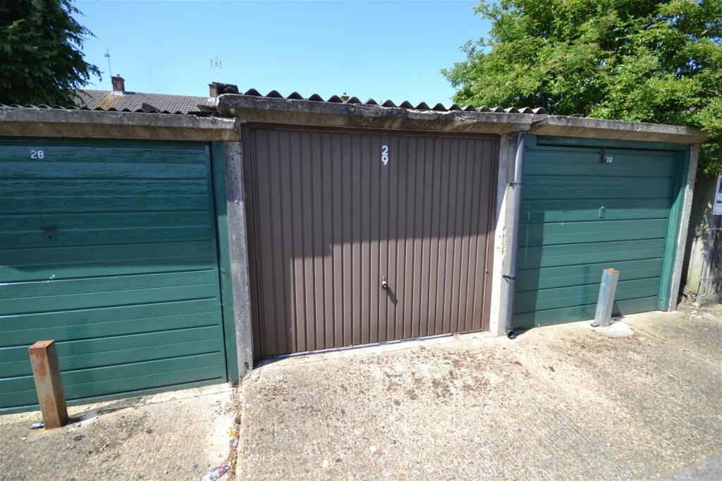 Garage for sale in Yew Street, Houghton Regis, Dunstable, LU5 5PA, LU5