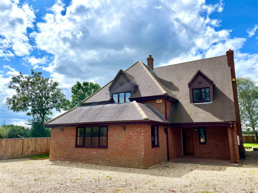 4 bedroom detached house for sale in Mursley Road, Little Horwood