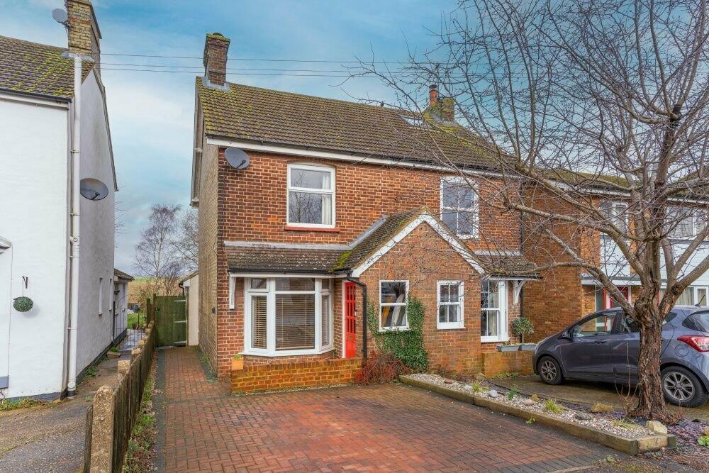 3 bedroom semidetached house for sale in Salisbury Road, Baldock, SG7