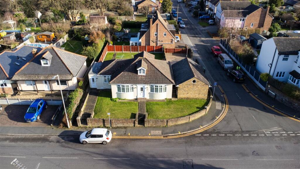 2 bedroom detached bungalow for sale in Beehive Lane, Chelmsford, CM2 9TQ, CM2