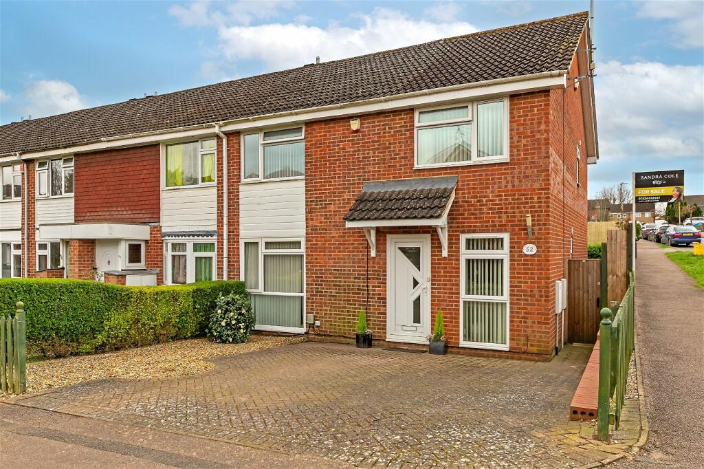 3 bedroom terraced house for sale in Orchard Way, Knebworth, SG3 6BU, SG3