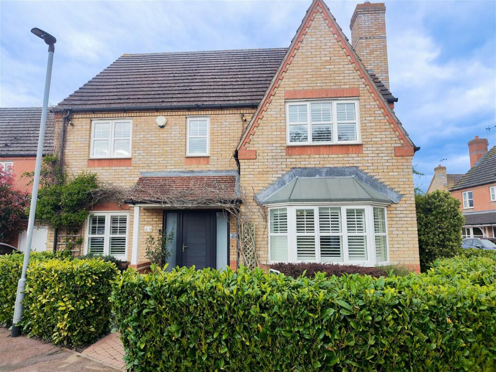 4 bedroom detached house for sale in Juniper Drive, Chatteris, PE16 6HY