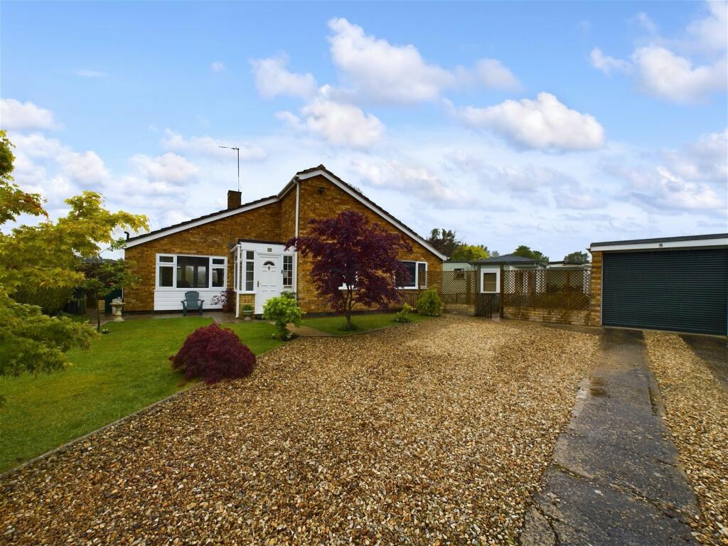 4 bedroom chalet for sale in Vicarage Close, Foulden, Thetford, IP26