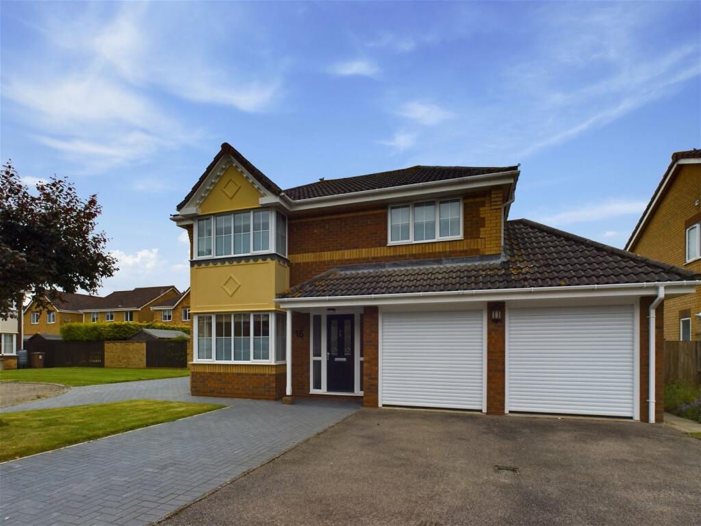 4 bedroom detached house for sale in Crabtree Meadow, Elmswell, Bury St