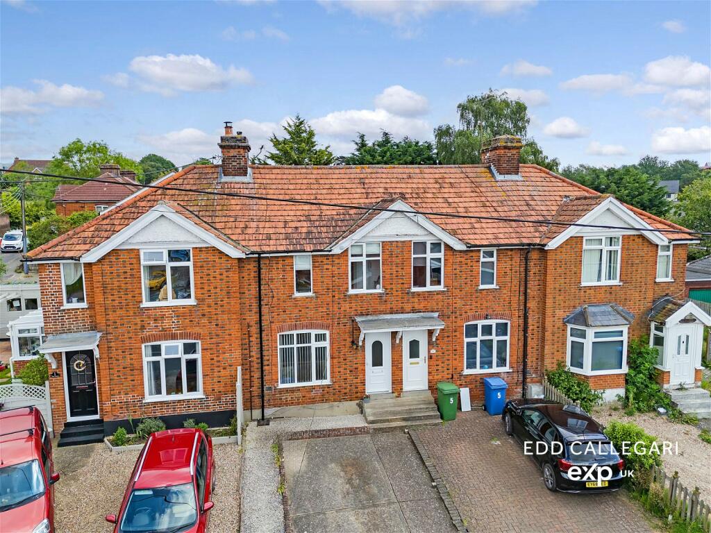 3 bedroom terraced house for sale in The Green, Hadleigh, IP7