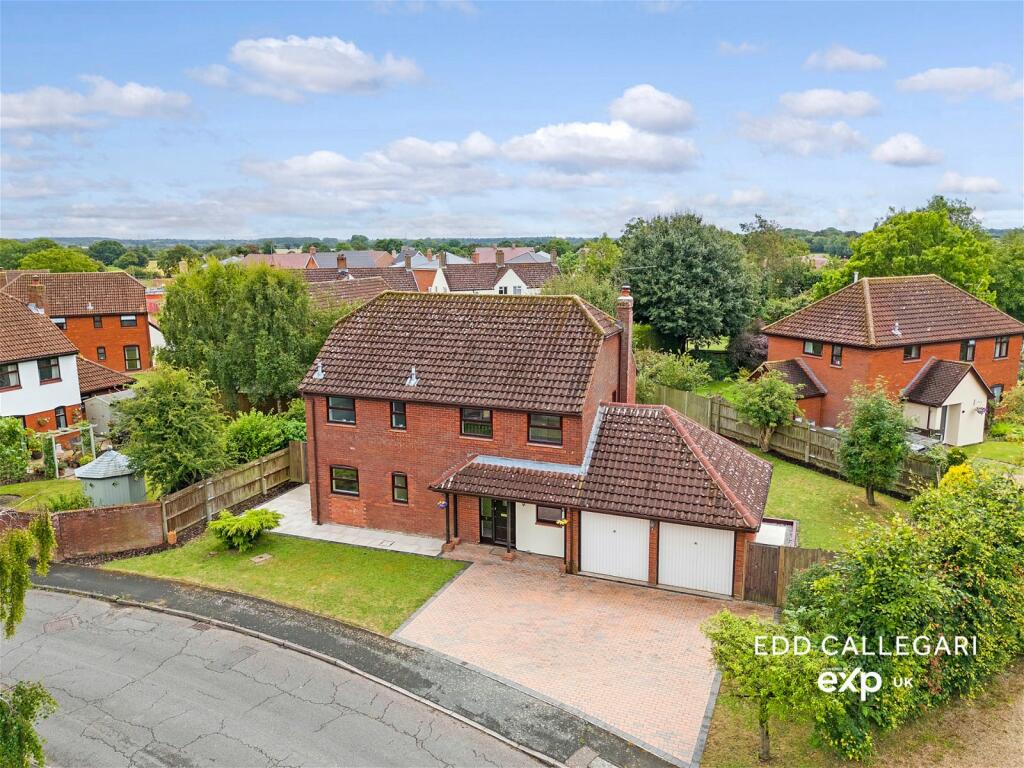 4 bedroom detached house for sale in Sawyers, Elmsett, Ipswich, IP7 6QH
